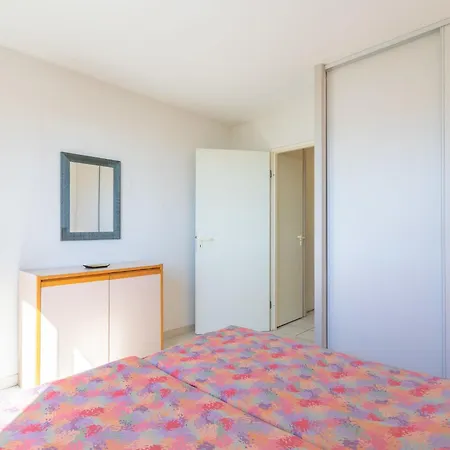 Les Mandariniers-1 By Interhome شقة